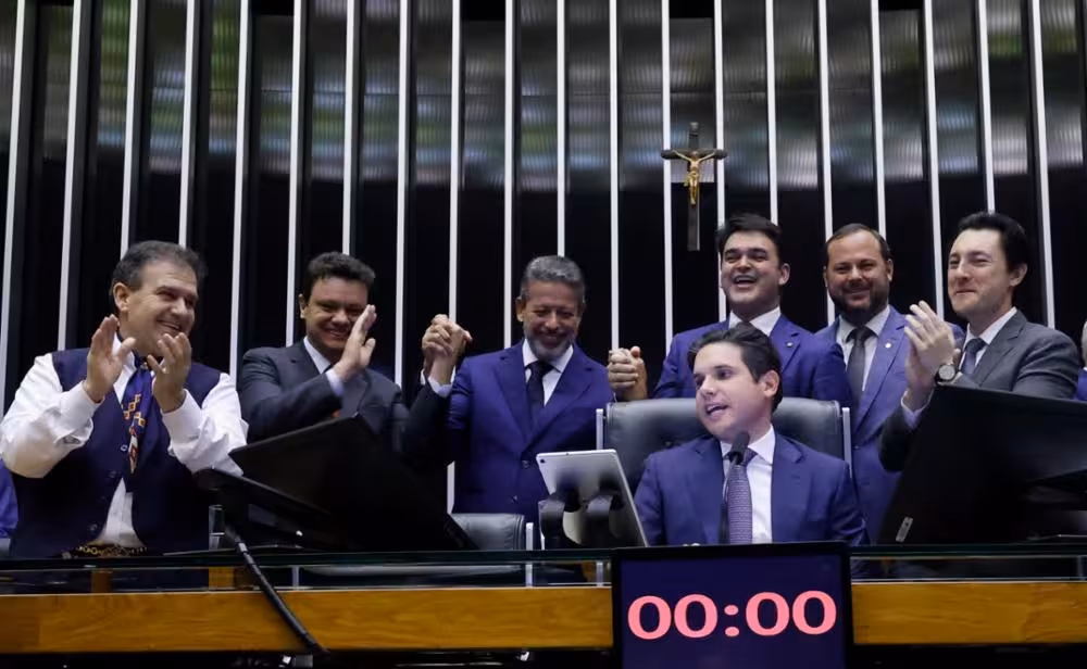 Por unanimidade, Câmara aprova texto do PLP 1087/2025 e proposta segue para votação no Senado
