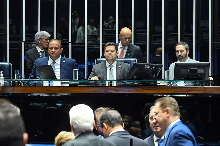 Senado aprova o PLP 128/2025, com corte de benefícios fiscais e aumento da carga tributária